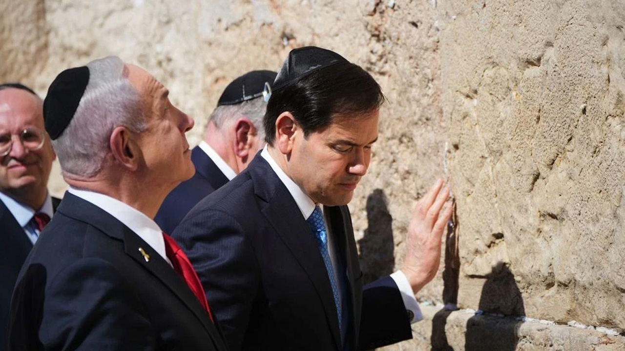 US Secretary of State Meets Netanyahu, Prays at Western Wall