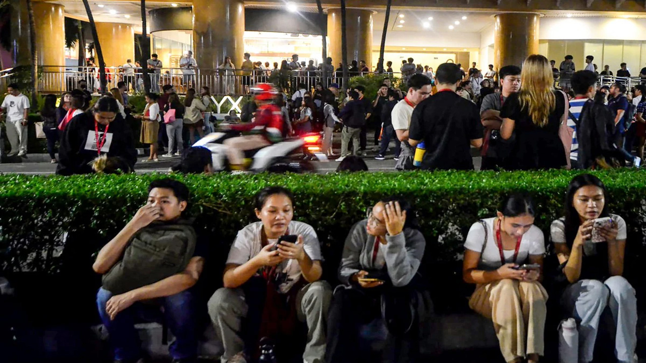 Death Toll from 6.9 Magnitude Earthquake in the Philippines Rises to 19