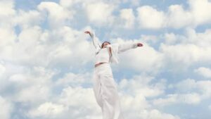 Cloud Dancer: Pantone’s 2026 Color Sparks Calm and Controversy