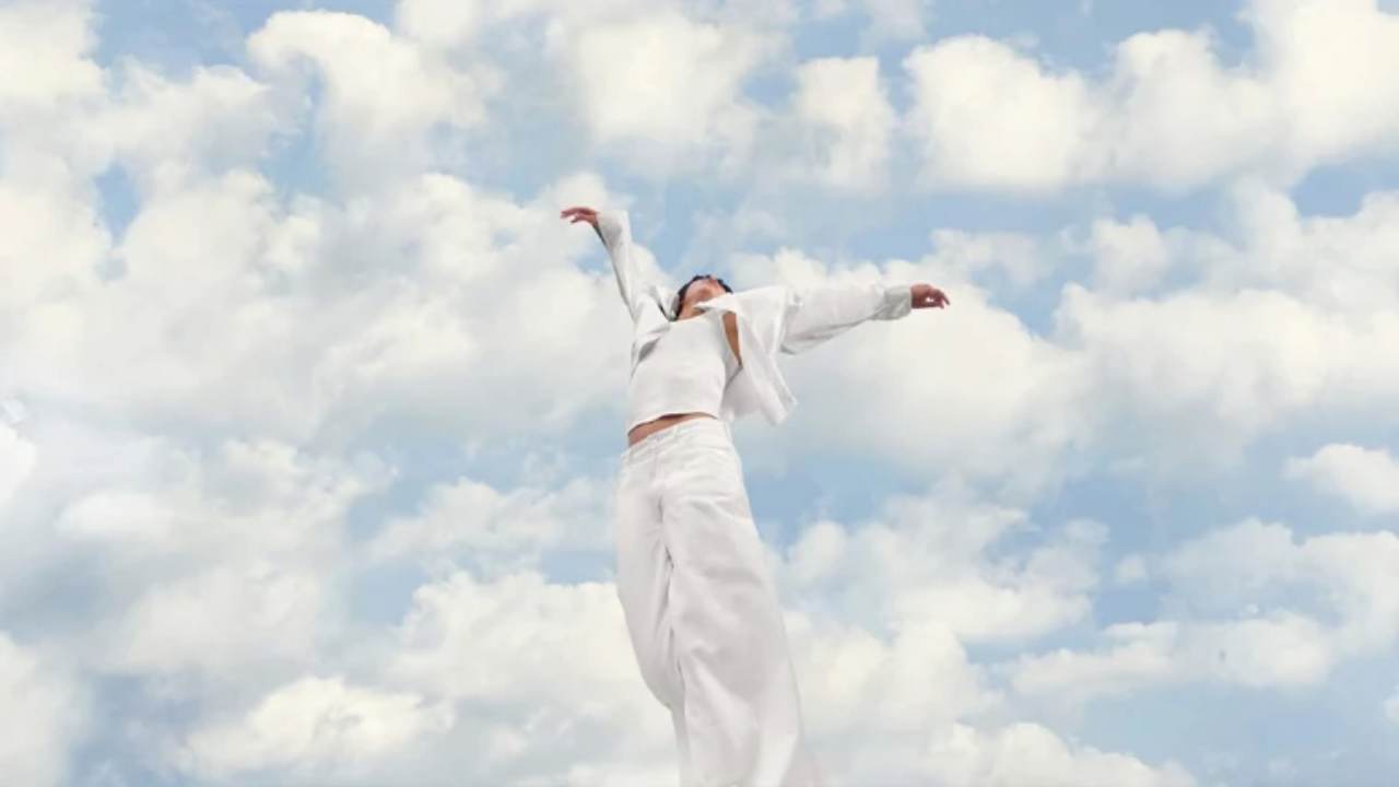 Cloud Dancer: Pantone’s 2026 Color Sparks Calm and Controversy