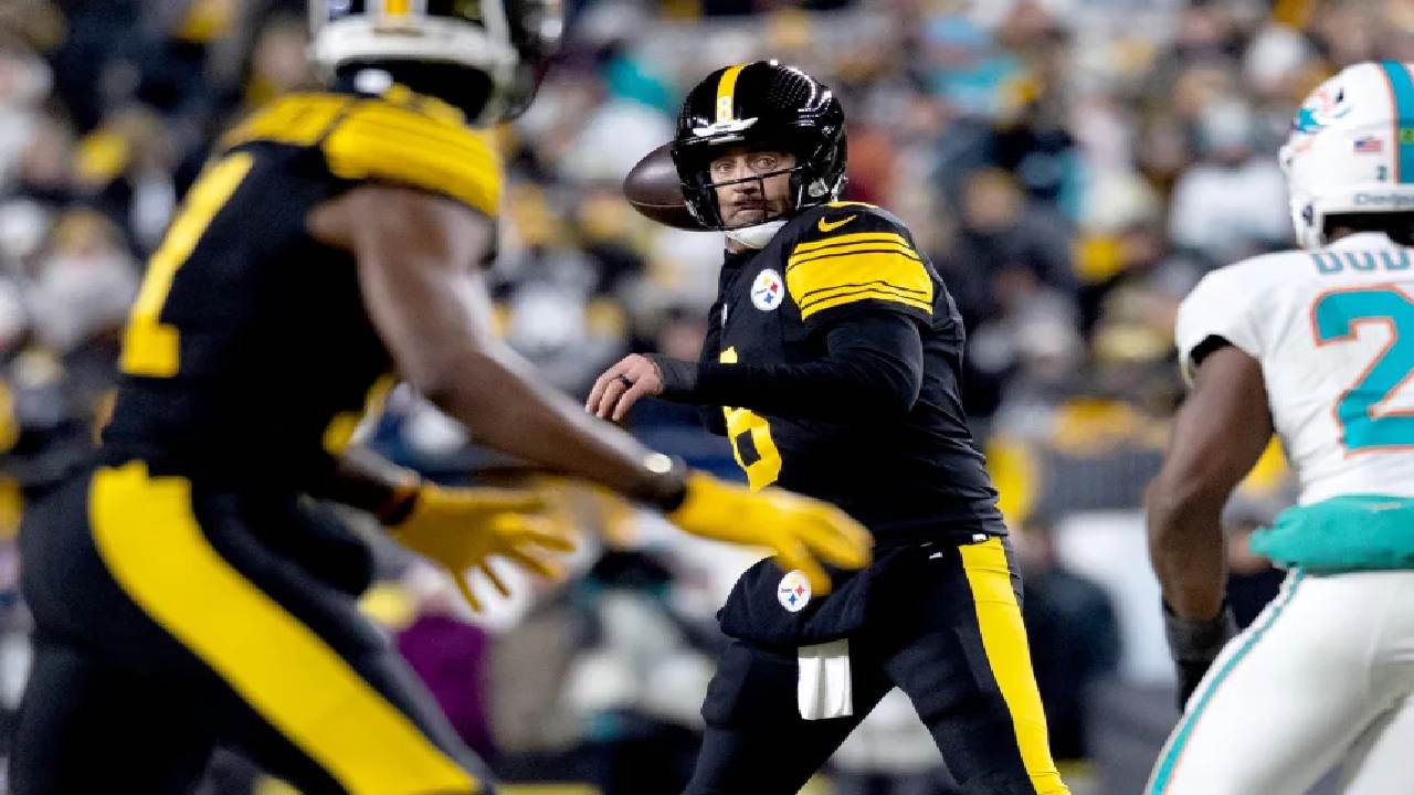 Steelers Turn Monday Night Into a Fortress With Win Over Dolphins