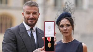 The Beckham Family’s Elegant Black Attire as Victoria Beckham Receives the Knight’s Title