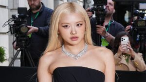 Rosé BLACKPINK Captivates Met Gala 2026 With a Dramatic Giant Bird Brooch