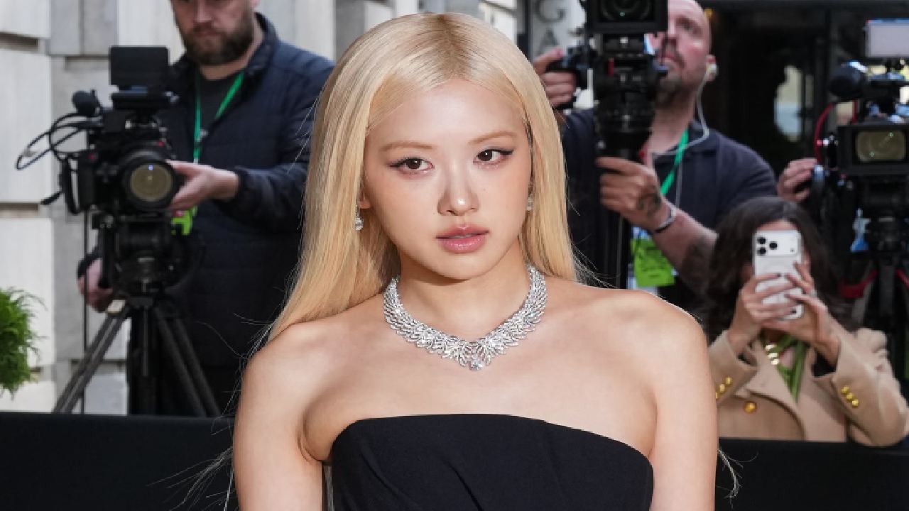 Rosé BLACKPINK Captivates Met Gala 2026 With a Dramatic Giant Bird Brooch